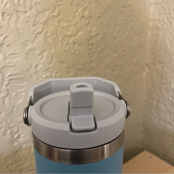 Stanley Blue Flip Straw Tumbler 30oz W/Out Straw - Picture 7 of 7